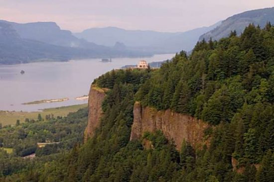 Chanticleer Point at Colombia river gorge - Colombia facts for kids
